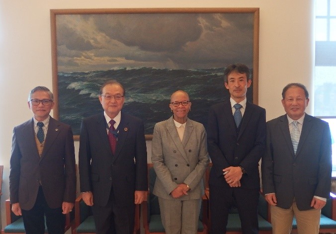 Second left: Chairman Shukuri, Center: President Doumbia-Henry.