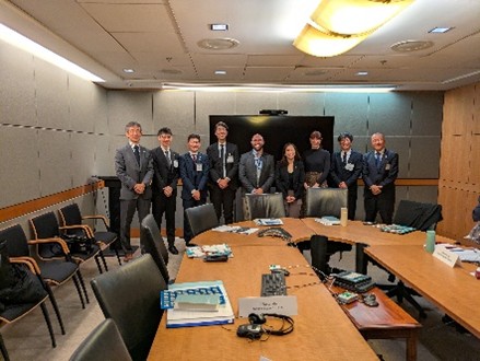 国務省との面談後